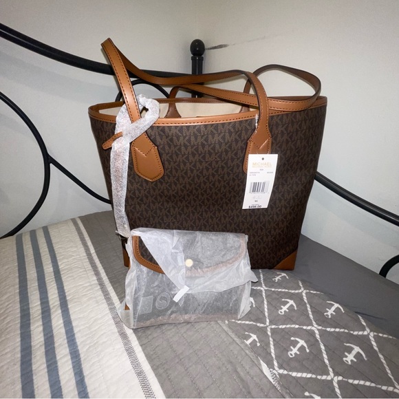 NWT MICHAEL Michael Kors EVA Large Signature Logo Stripe Tote Bag MK - Picture 15 of 16